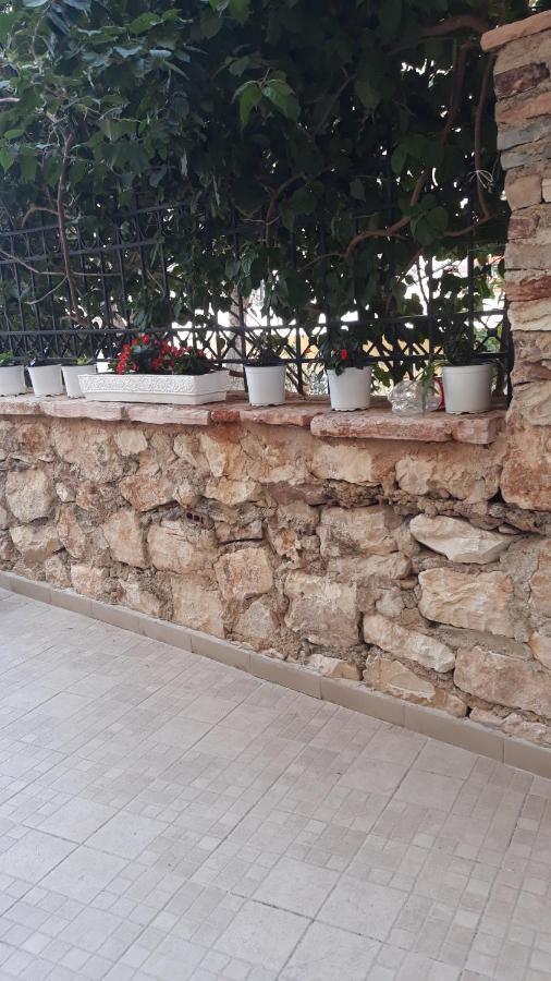 Apartamente Berti'S Garden Sarandë Exteriér fotografie
