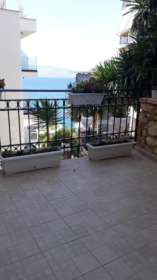 Apartamente Berti'S Garden Sarandë Exteriér fotografie