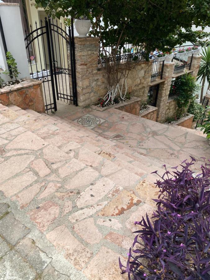 Apartamente Berti'S Garden Sarandë Exteriér fotografie